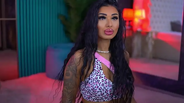 ArabellaPosh online show from November 16, 2025, 5:57 am