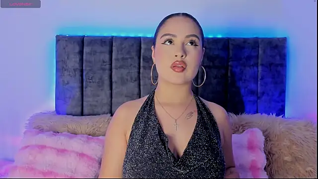 AnaLevii online show from April 6, 2026, 1:14 am