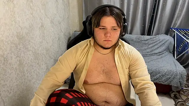 desiredude9 online show from September 9, 2025, 6:40 pm