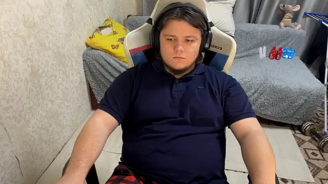 desiredude9 online show from October 2, 2025, 7:32 pm