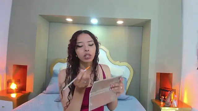 AteneaGreyy online show from November 8, 2025, 12:05 pm