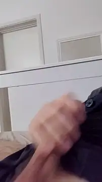 Snapshot of NewJoiner chatting on February 20, 2026, 6:30 pm NewJoiner online show from February 20, 2026, 6:30 pm