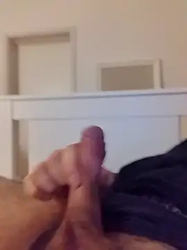 Snapshot of NewJoiner chatting on March 20, 2026, 10:03 pm NewJoiner online show from March 20, 2026, 10:03 pm