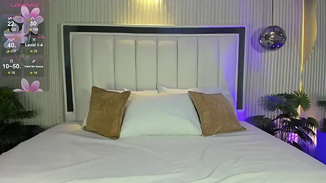 MariathLittle online show from September 26, 2025, 5:17 pm