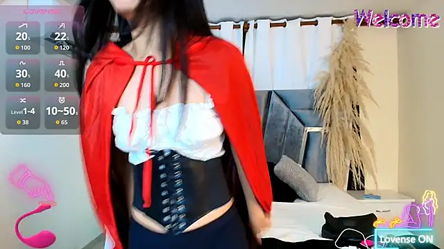 MiniLove 01 online show from October 31, 2025, 12:06 pm