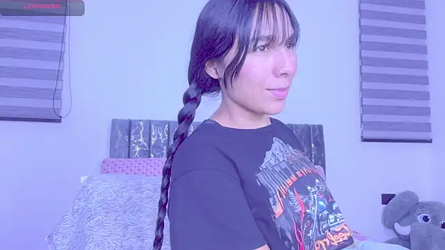 greciadom555 online show from November 28, 2025, 5:10 am