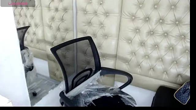 Snapshot of JessicaHott01 chatting on March 5, 2026, 7:10 pm JessicaHott01 online show from March 5, 2026, 7:10 pm