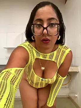 Jessyivonne online show from October 16, 2025, 9:49 pm