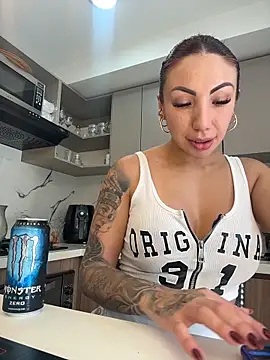 Sarahlove 90 online show from December 21, 2025, 8:27 pm