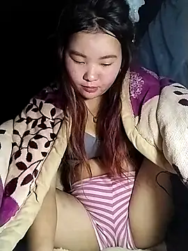 Snapshot of lylylove chatting on March 5, 2026, 12:45 pm lylylove online show from March 5, 2026, 12:45 pm