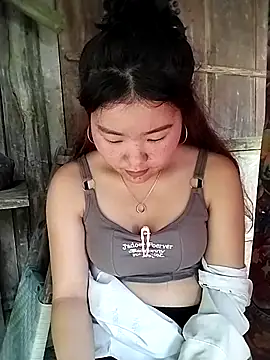 Snapshot of lylylove chatting on March 28, 2026, 9:09 am lylylove online show from March 28, 2026, 9:09 am