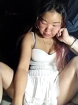 Snapshot of lylylove chatting on April 4, 2026, 2:10 am lylylove online show from April 4, 2026, 2:10 am