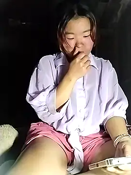 Snapshot of lylylove chatting on April 7, 2026, 2:01 am lylylove online show from April 7, 2026, 2:01 am