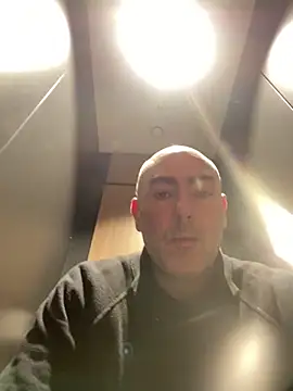 Richmcgee online show from March 6, 2026, 8:22 am