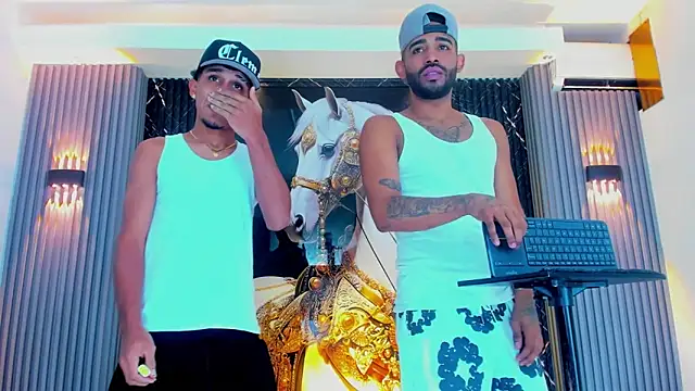 Snapshot of Extreme_boys2 chatting on November 6, 2025, 3:51 am Extreme boys2 online show from November 6, 2025, 3:51 am