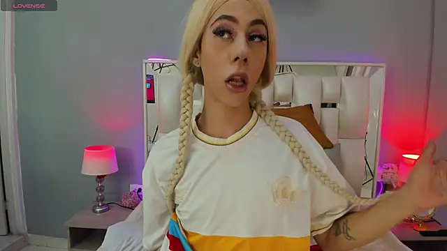 Darlyn tenderhot   online show from September 10, 2025, 4:01 am