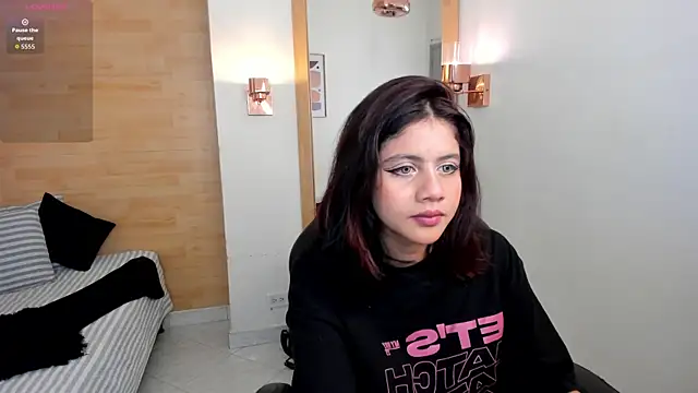 Snapshot of Julieth_brown_ chatting on September 14, 2025, 12:26 pm Julieth brown online show from September 14, 2025, 12:26 pm