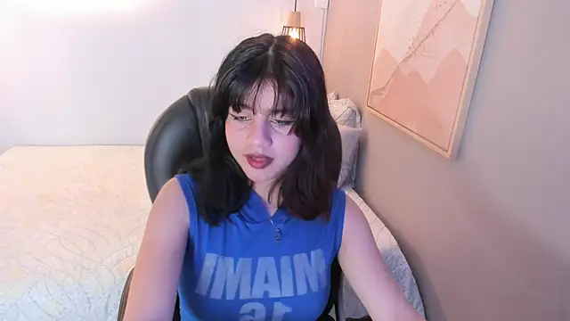 Snapshot of Julieth_brown_ chatting on October 13, 2025, 7:47 pm Julieth brown online show from October 13, 2025, 7:47 pm
