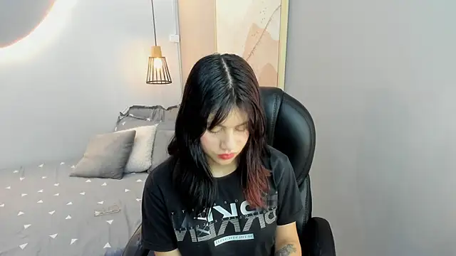Snapshot of Julieth_brown_ chatting on October 18, 2025, 7:58 pm Julieth brown online show from October 18, 2025, 7:58 pm