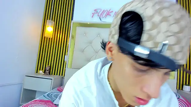 Snapshot of Just18Jake chatting on April 15, 2026, 12:17 am Just18Jake online show from April 15, 2026, 12:17 am