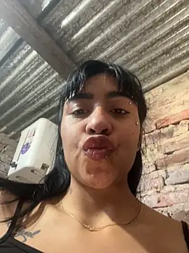 bebecam2002 online show from November 24, 2025, 6:29 pm