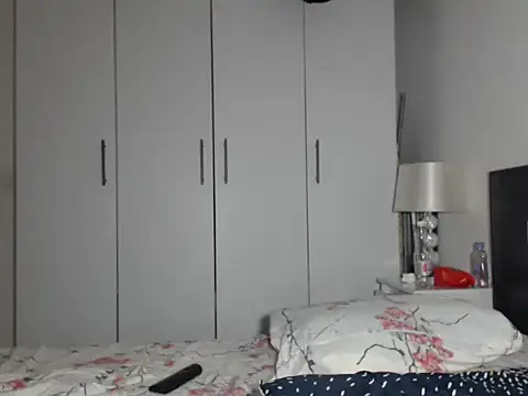 petite danielle online show from October 1, 2025, 11:00 pm