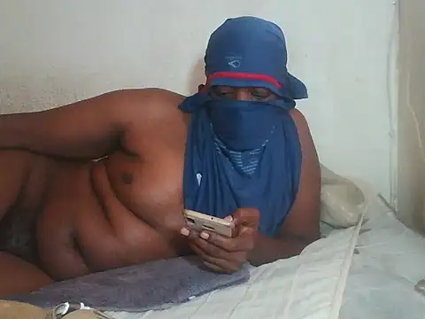 Bussyfats online show from April 12, 2026, 7:57 am