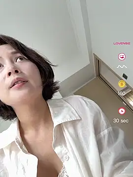 A girla online show from June 3, 2026, 7:11 am