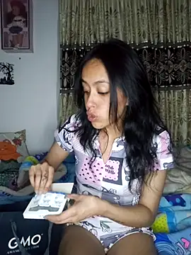 Queen Ashly online show from November 28, 2025, 2:14 am