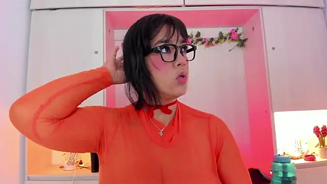 VickyRuiz  online show from February 15, 2026, 1:20 pm