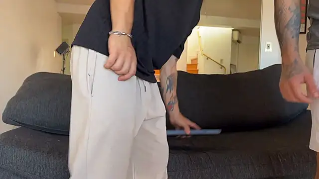 lenruy online show from December 15, 2025, 9:19 pm