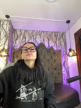 Zami Escobar of online show from December 17, 2025, 5:52 pm