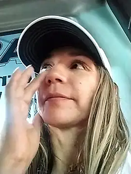 Snapshot of Ms_lunaRose chatting on February 6, 2026, 5:38 pm Ms lunaRose online show from February 6, 2026, 5:38 pm