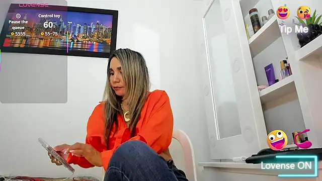 Snapshot of Ms_lunaRose chatting on February 21, 2026, 2:23 am Ms lunaRose online show from February 21, 2026, 2:23 am