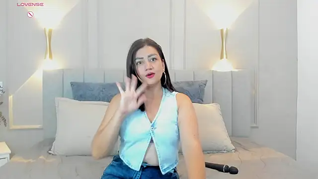 victoria bourne online show from November 17, 2025, 7:30 pm