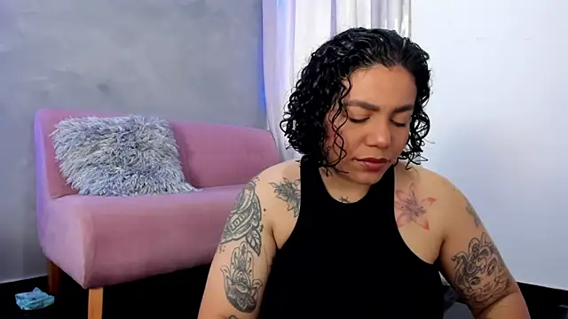 alexholyy online show from October 21, 2025, 1:12 pm