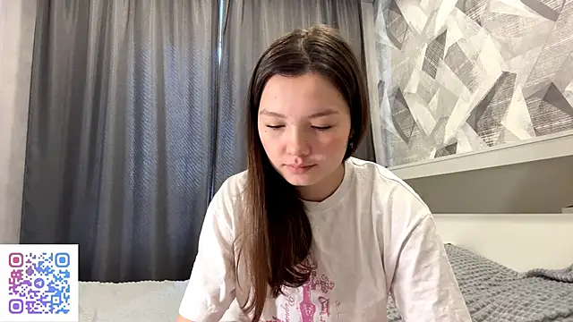 KiraVelvet online show from November 8, 2025, 9:20 am