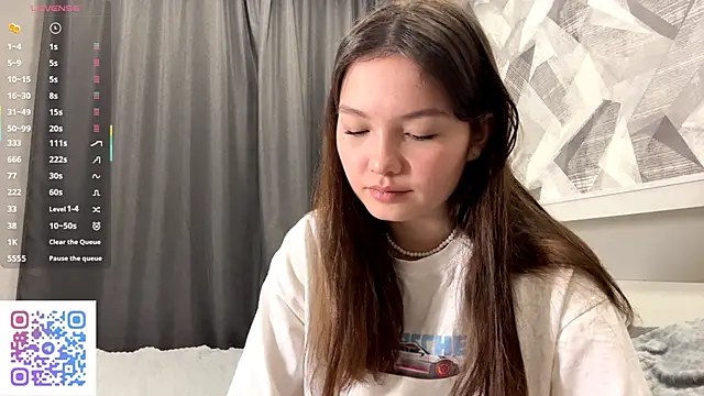 KiraVelvet online show from November 15, 2025, 7:10 pm