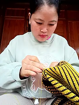 maycuc123 online show from January 10, 2026, 1:40 am