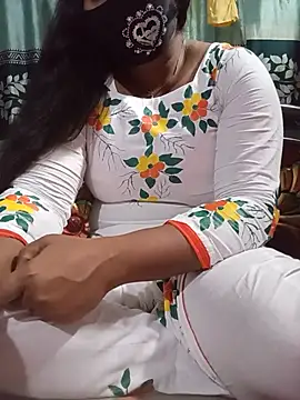 Snapshot of Alina_hot12 chatting on May 23, 2026, 8:18 am Alina hot12 online show from May 23, 2026, 8:18 am