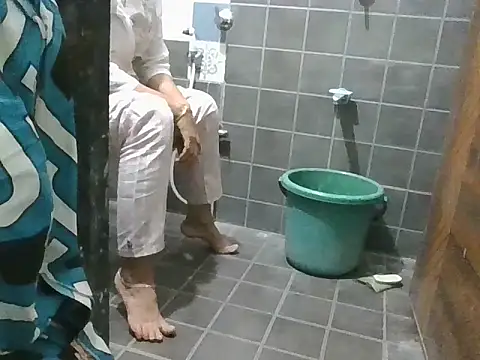 Roshani hoty online show from March 23, 2026, 6:12 pm