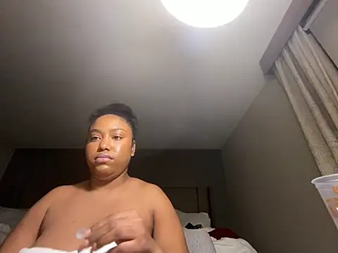 princesslivv online show from February 16, 2026, 8:43 am