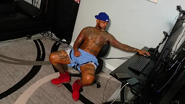 SLANGONDEMHOES online show from November 12, 2025, 1:55 pm