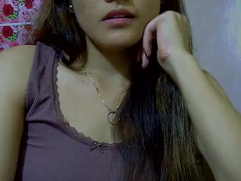 Snapshot of Amira90 chatting on September 12, 2025, 9:42 am Amira90 online show from September 12, 2025, 9:42 am