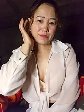 Snapshot of Fienjr chatting on January 18, 2026, 10:35 pm Fienjr online show from January 18, 2026, 10:35 pm