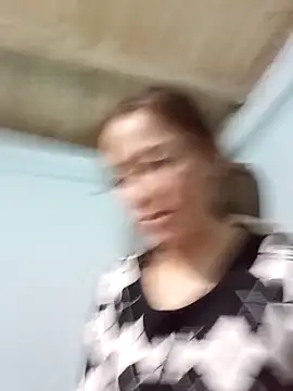 Snapshot of Fienjr chatting on April 1, 2026, 1:52 pm Fienjr online show from April 1, 2026, 1:52 pm