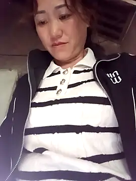 Snapshot of Fienjr chatting on April 4, 2026, 10:57 am Fienjr online show from April 4, 2026, 10:57 am