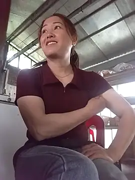 Snapshot of Fienjr chatting on April 12, 2026, 11:15 am Fienjr online show from April 12, 2026, 11:15 am