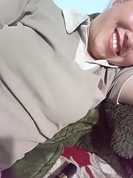 Snapshot of Fienjr chatting on April 15, 2026, 1:40 pm Fienjr online show from April 15, 2026, 1:40 pm