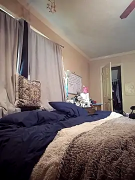 mresquared online show from April 8, 2026, 9:04 pm